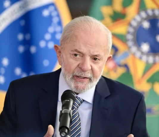 Governo Lula anuncia reajuste de 15% para o Bolsa Família