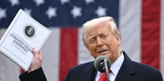 EUA atacam mais três embarcações no Pacífico e assassina oito pessoas