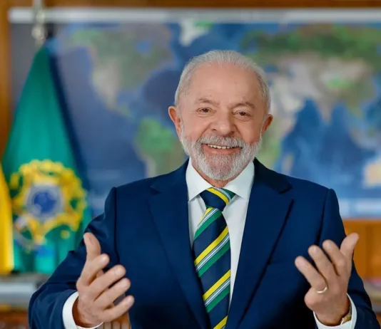 Lula anuncia recompra de refinaria privatizada por Bolsonaro
