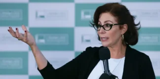 Moraes anula decisão da Câmara que manteve mandato de Zambelli