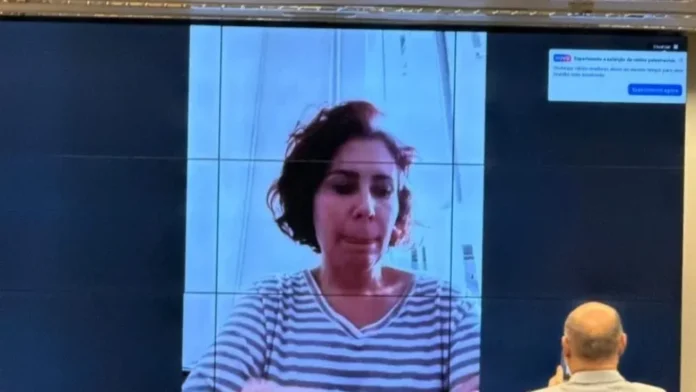 deputada-carla-zambelli-participa-por-videoconferencia-de-audiencia-sobre-possivel-perda-de-mandato-na-ccj-da-camara-dos-deputados-rbjwu3hc9jbhizzki40zvt9cyvs9lk7sa0ssum5na8.jpeg-960x540