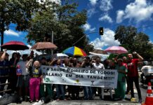 Trabalhadores do Hospital Veredas protestam contra atraso nos salários