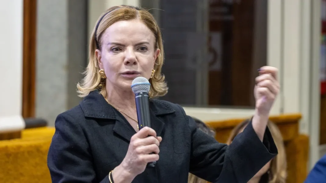 Gleisi-2-e1762560930232