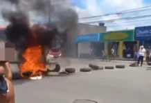Moradores do Benedito Bentes bloqueiam avenida em protestam contra a BRK