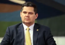 Alcolumbre arma ofensiva no Congresso após decisão de Gilmar sobre impeachment no STF