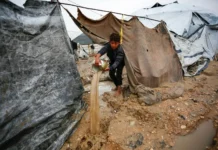 Israel destruiu 80% das casas em Gaza, palestinos sofrem com chuvas e inundações