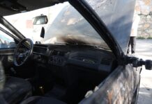 Em onda de perseguição, colonos de Israel ateiam fogo em carros e casa em Jericó