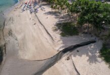 BRK é multada em R$100 mil por lançamento irregular de esgoto no mar da Ponta Verde