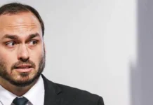 MP-RJ reabre investigação sobre rachadinha de Carlos Bolsonaro