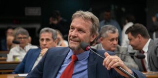 Líder do PT defende rever autonomia do Banco Central após caso Master