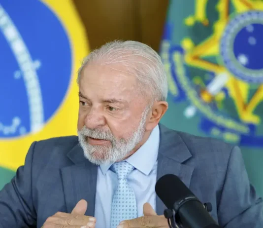 Lula envia ao Congresso projeto de lei pelo fim da escala 6×1
