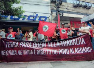 Movimentos camponeses ocupam sede do Incra para cobrar a reforma agrária em Maceió