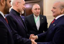 Irã e EUA iniciam negociações de paz no Paquistão