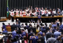 Em vitória do governo Lula, Câmara aprova PEC do fim da escala 6×1 em dois turnos