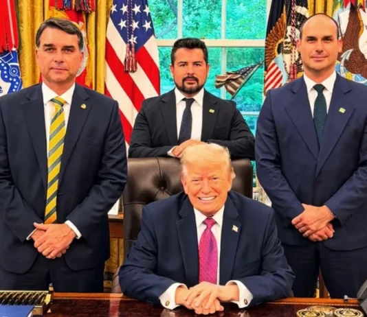 Governo Trump planeja tumultuar eleição no Brasil para favorecer Flávio Bolsonaro