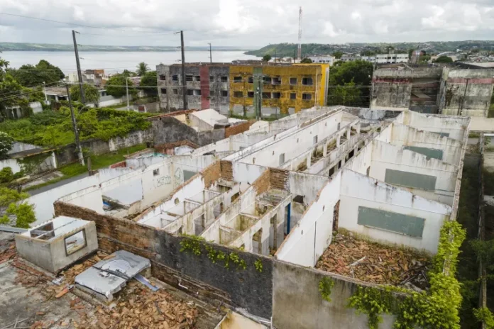 2-Uma-das-escolas-que-foram-evacuadas-devido-ao-afundamento-do-solo-ocasionado-pela-Braskem-Foto-Sinteal