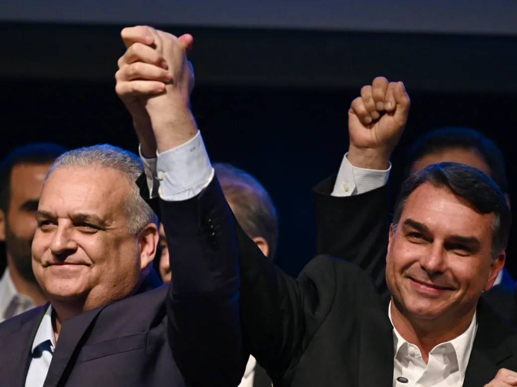 Alfredo-Gaspar-e-Flavio-Bolsonaro
