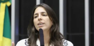 Bolsonaristas ameaçam de estupro e esquartejamento a deputada Natália Bonavides do PT/RN