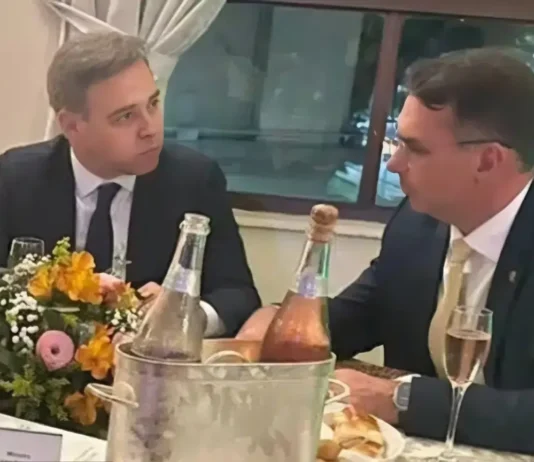 Mendonça abriu “as portas do inferno” para favorecer Flávio Bolsonaro, dizem ministros do STF