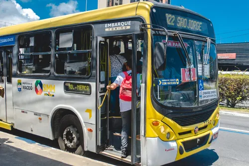 maceio-paga-mais-de-meio-bilhao-a-empresas-de-onib-00933970-eb3b6125bbb5f1a4bb2f9524f1cd0b0f-7