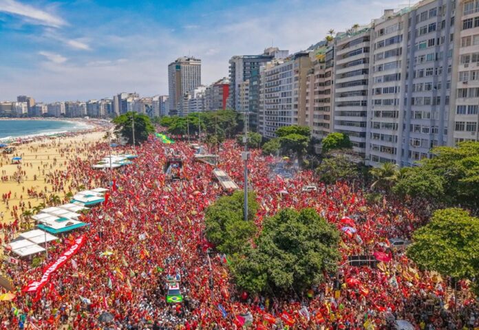 Lula-copacabana-principal