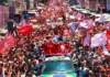 Lula e Cadu reúnem mais de 100 mil pessoas em passeata histórica em Natal